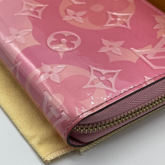 Louis Vuitton Valentine Vernis Monogram Limited Edition Long Round Zippy Wallet - Picture 4 of 16